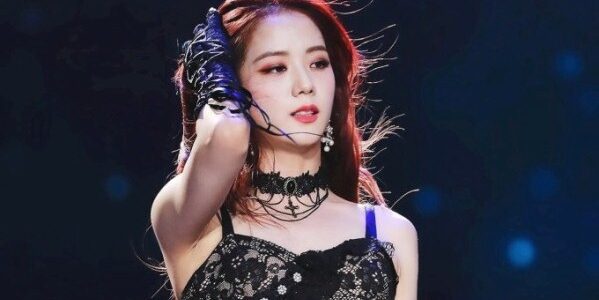 Jisoo (Blackpink) tiết lộ mẹo dưỡng da không nếp nhăn