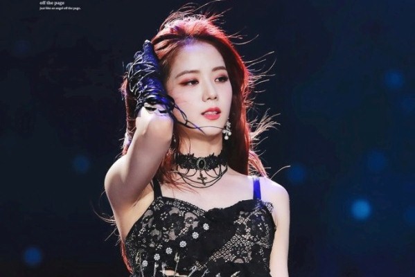 Jisoo (Blackpink) tiết lộ mẹo dưỡng da không nếp nhăn